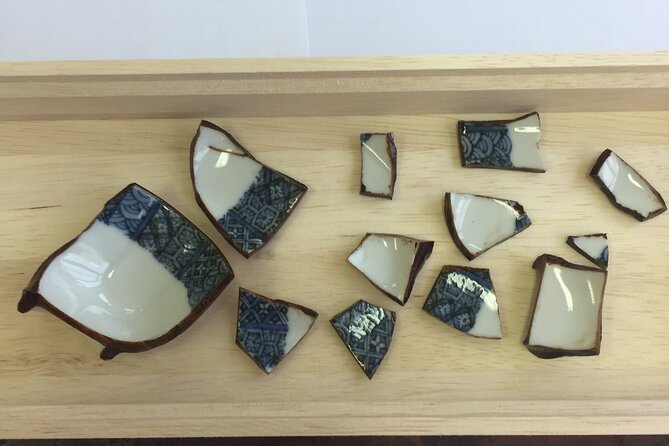 1.5〜2 Hours Traditional Kintsugi Work Shop in Namba Osaka - Learning the story behind lacquer and gold