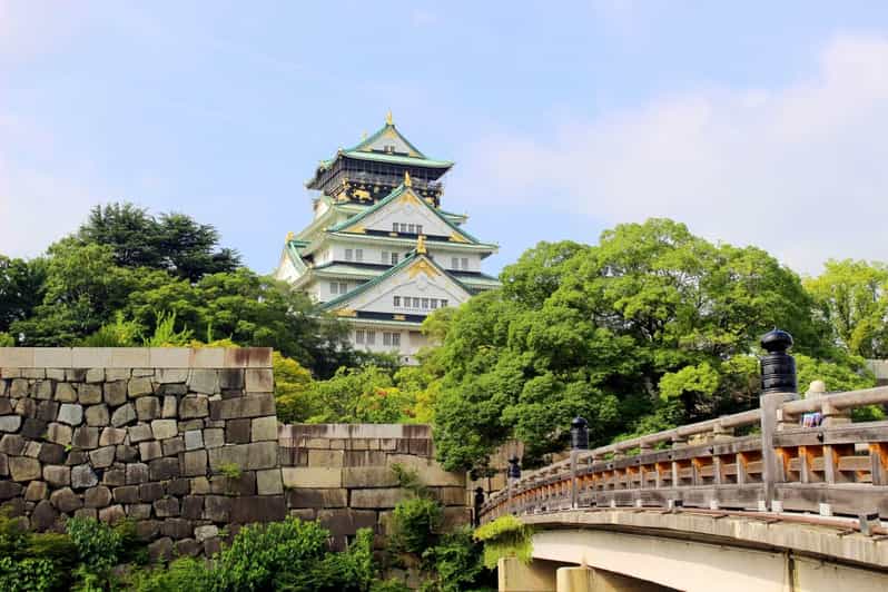 1-Day walking tour in Osaka:Castle, temples and Ukiyoe - Shitennoji and the route of Buddhism to Japan