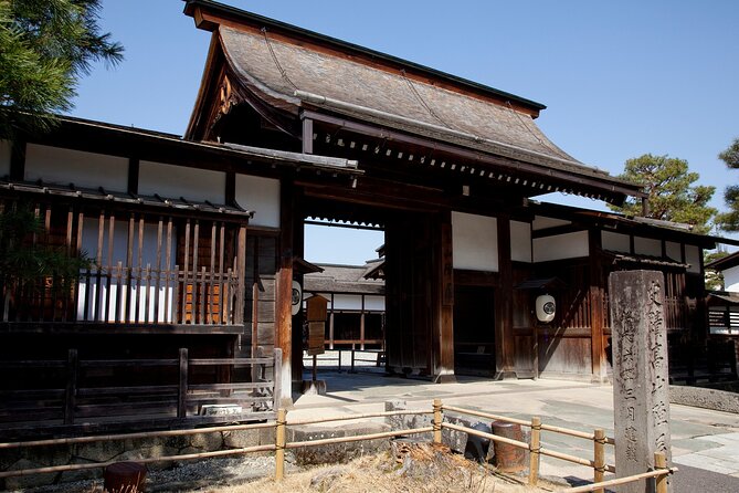 2-Day Bus Tour to Shirakawago & Hida No Sato Winter Illumination - Takayama Jinya and the Edo period
