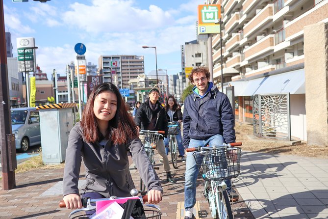 5-Hour Osaka Bike Tour to the Neighborhood of Osaka Castle - Reaching Osaka Castle by bicycle