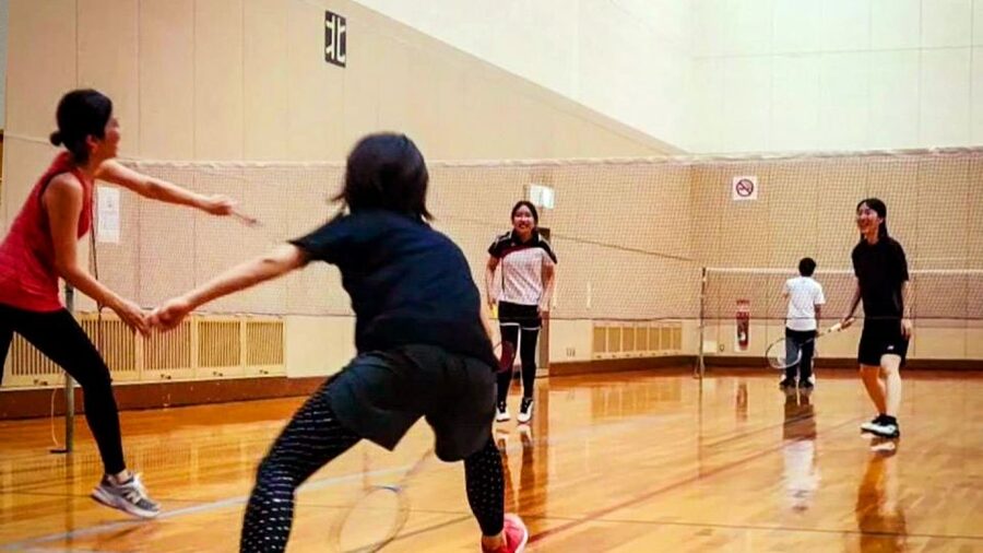 Badminton in Osaka & Kyoto with Locals! - Meeting local players instead of playing alone