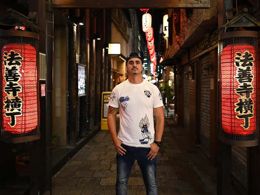 Cinematic Video shoot in Osaka - Posing help is a major part of the value