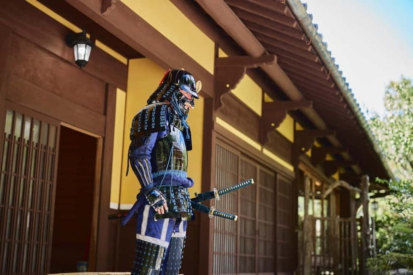 Experience Samurai and traditional Culture to the fullest - Starting with a kimono and the manners of Japan