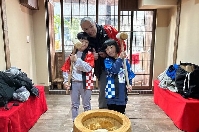 【Family Friendly】Traditional Mochi Pounding Experience - Why Mochi Pounding Makes a Good Osaka Stop