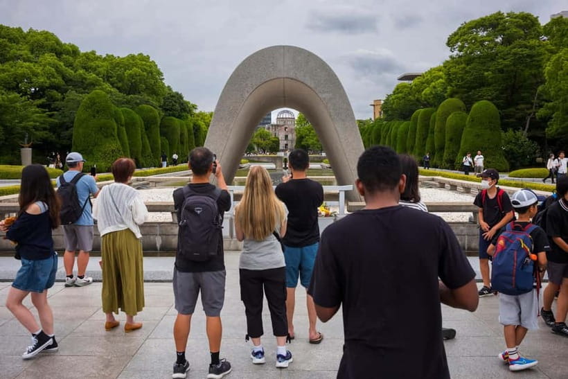 From Osaka: Hiroshima and Miyajima Day Trip by Bullet Train - The Shinkansen ride from Shin-Osaka