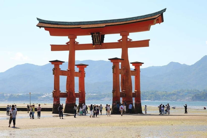 From Osaka: Hiroshima and Miyajima Day Trip by Bullet Train - Guides who shape the experience