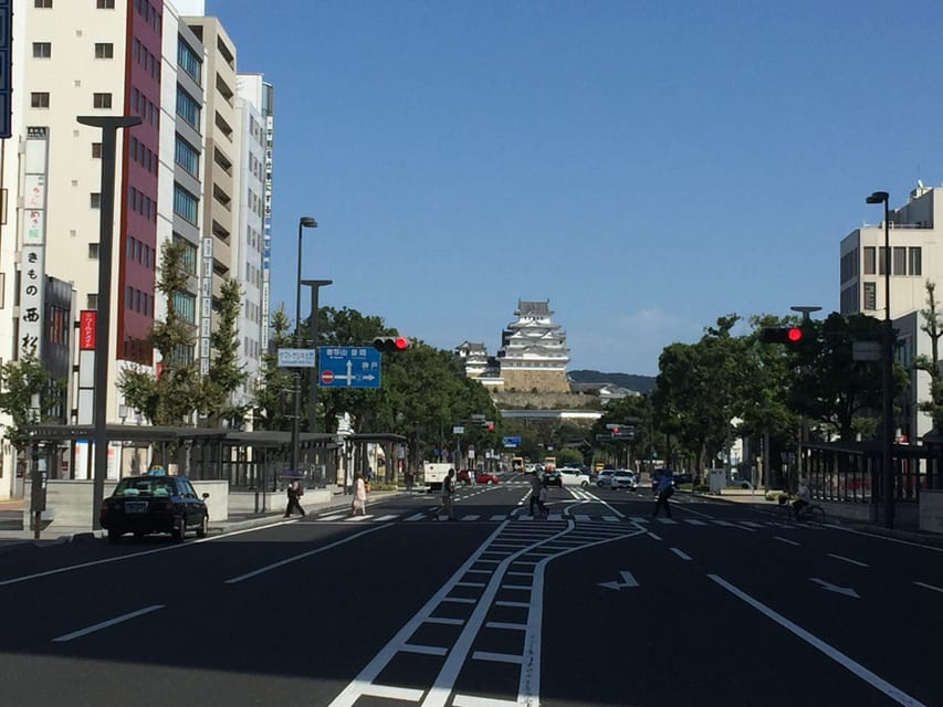 Himeji: Private Guide Tour of the Castle from Osaka or Kyoto - Himeji Station and the walk toward the castle