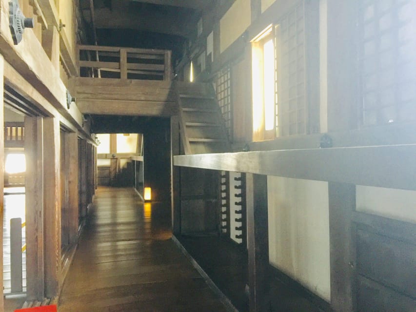 Himeji: Private Guide Tour of the Castle from Osaka or Kyoto - What the private guide adds