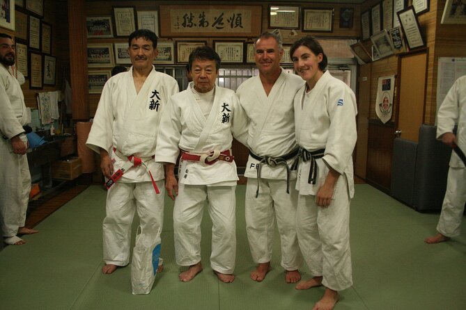 Immerse in Judo Martial Arts Class from Japan - The first lesson: posture, movement, and etiquette