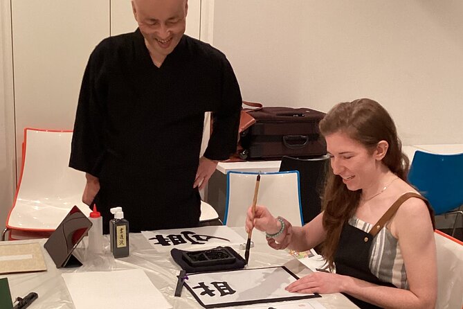 Japanese Calligraphy Experience in Osaka - Step 3: Practicing your chosen kanji