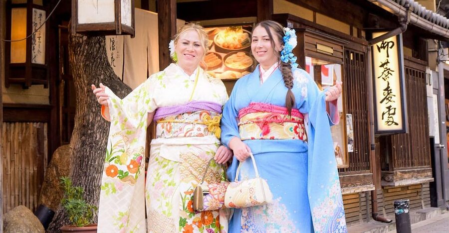 Kimono photoshoot-Includes 100 photo data - The 100 photo data promise
