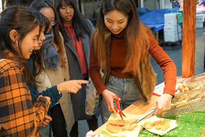 Kuromon Market Food Walking Tour in Osaka (6 stops, 6 tastes) - What families and solo visitors can expect