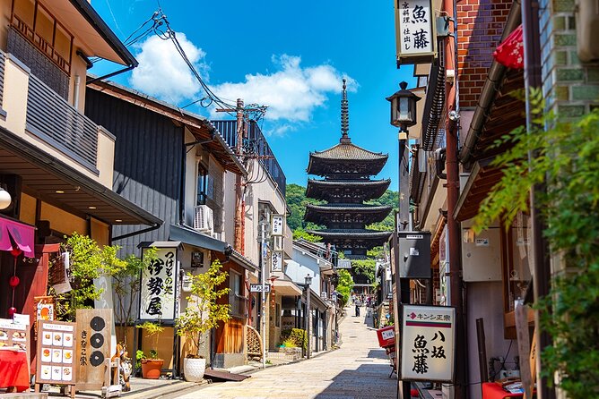 Kyoto Full day Tour Kinkakuji, Kiyomizu-dera and Fushimi Inari - The schedule, traffic, and group size