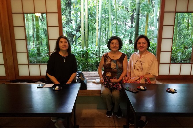 Kyoto Highlights: Arashiyama & Fushimi Inari by Private Car - Fushimi Inari and its endless red gates