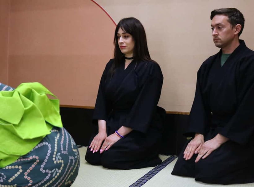 Learn Zen in a class of making Matcha tea near Osaka Castle - A tea ceremony with a samurai doorway
