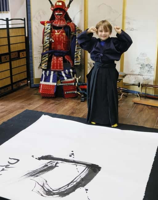 Learning Shodo with a kimono and Trying Samurai Calligraphy - The kanji name reveal