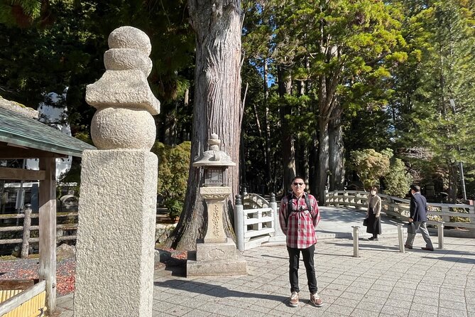 Mt Koya Full Day Tour from Osaka with Licensed Guide and Vehicle - Reihokan Museum: a useful indoor choice
