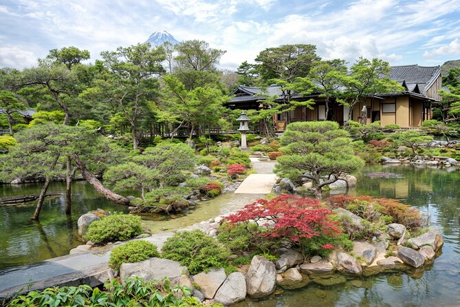 Nara Private Tour with Pick and Drop and English Speaking Driver - Isuien Garden and Yoshikien