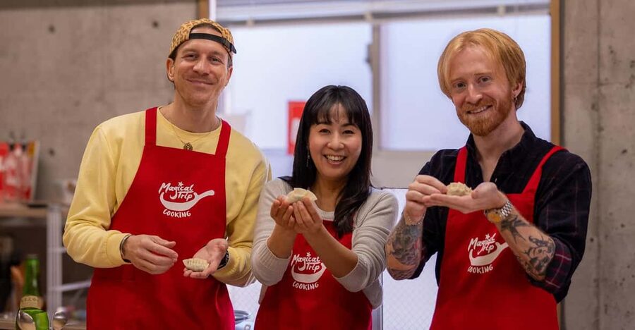 Osaka: Cooking Class & Sake Tasting with Local Market Visit - The guides make the difference