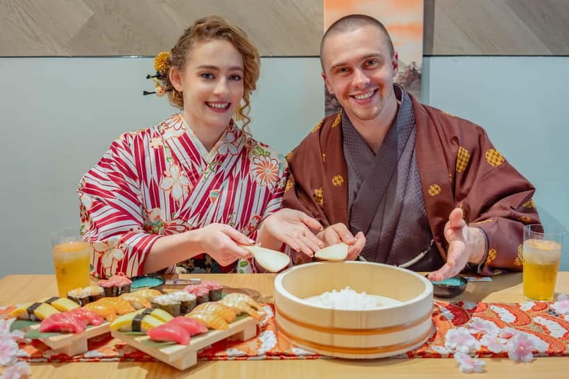 Osaka Dotonbori: Sushi Making Experience - Step three: forming the finished sushi