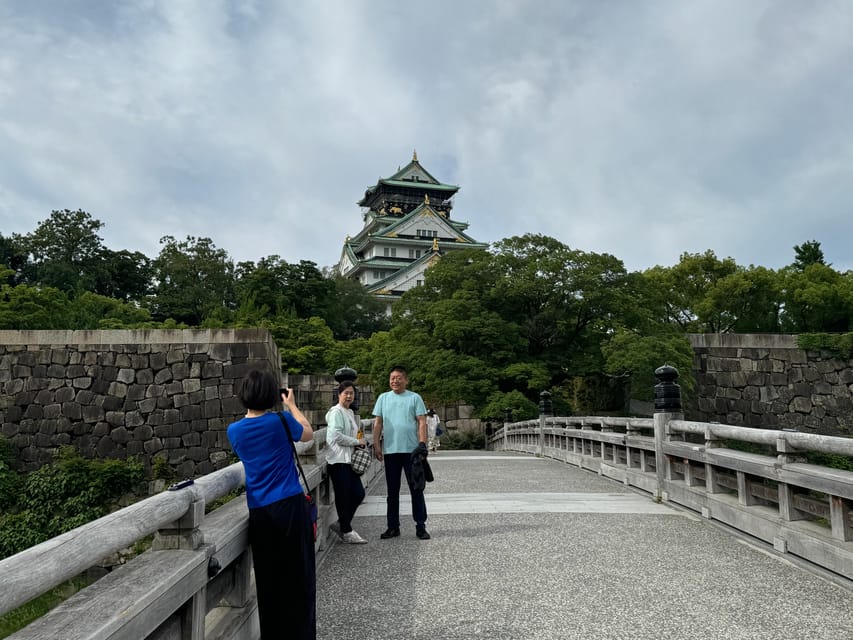 Osaka: Early Morning Osaka Castle Guided Tour, Avoid Crowds - Meeting the guide near Banbacho