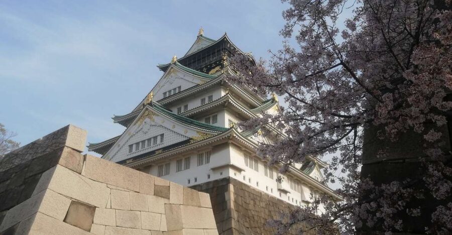 Osaka: Five Must-See Highlights Walking Tour & Ramen Lunch - Osaka Castle: views, warlords, and a useful first stop