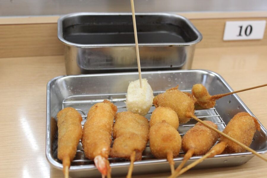 Osaka: Food Tour at Night with Tastings - Why Dotonbori works so well at night