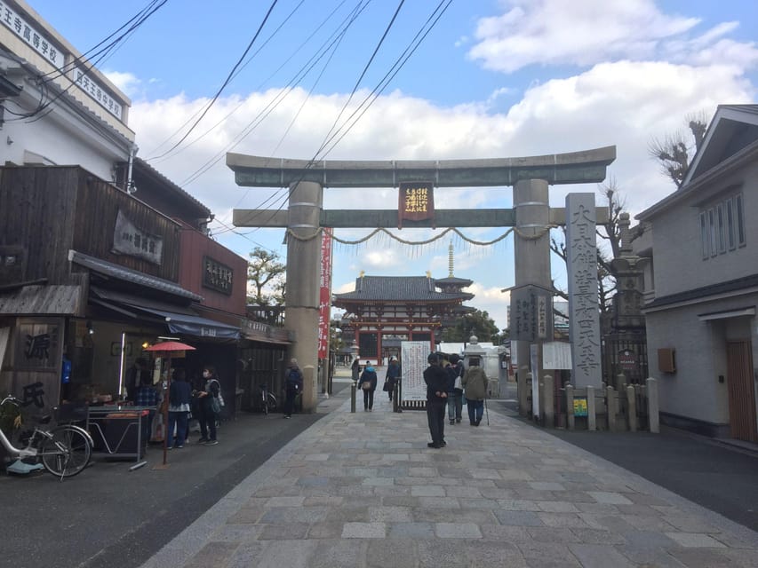 Osaka: Full-Day Private Guided Tour of the Historical City - Osaka Castle and the power of the samurai