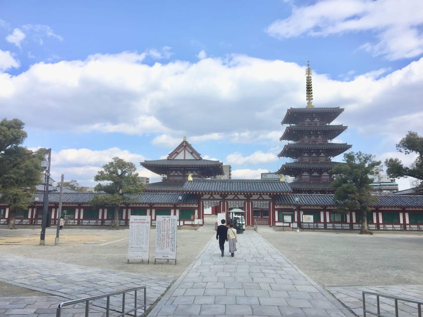Osaka: Full-Day Private Guided Tour of the Historical City - How much walking and transit should you expect?