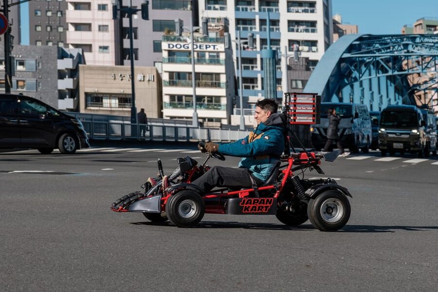 Osaka: Go Kart Tour on Osaka Streets with Guide - Why the lead car and rear car matter