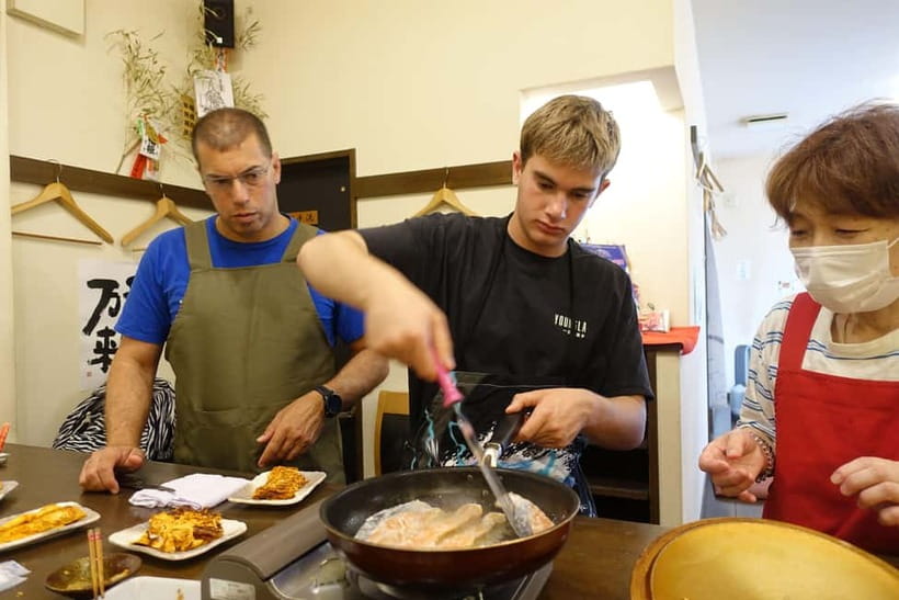 Osaka: Japanese Cooking Class with Matcha Experience - Practical planning tips for the day