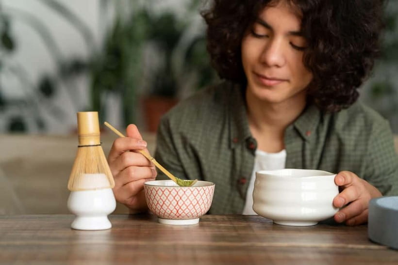 Osaka; Japanese Tea ceremony experience, Macha and Sencha - Entering a traditional Osaka tea room