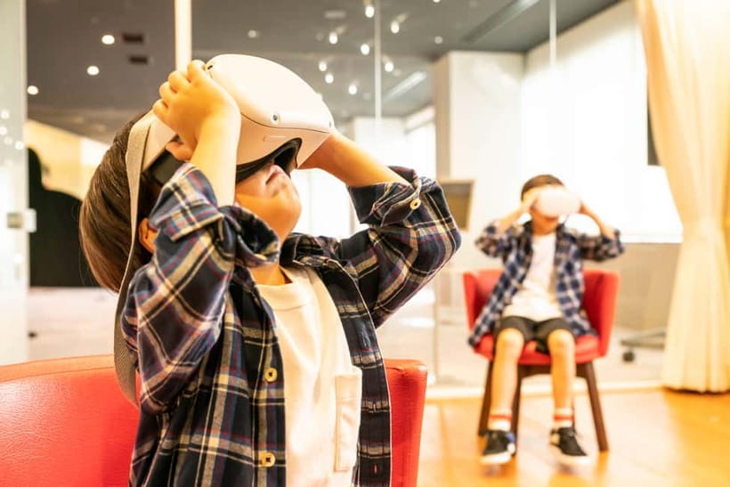Osaka: Koji Kinutani Tenku Art Museum Entry Ticket - VR access to the artist’s working world