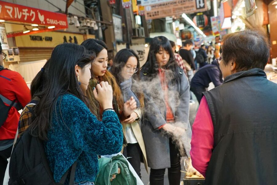 Osaka: Kuromon Market Food Walking Tour (6 stops, 6 tastes) - Key points at a glance