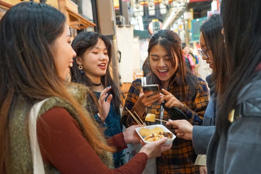 Osaka: Kuromon Market Food Walking Tour (6 stops, 6 tastes) - Why Kuromon Market makes a good food tour setting
