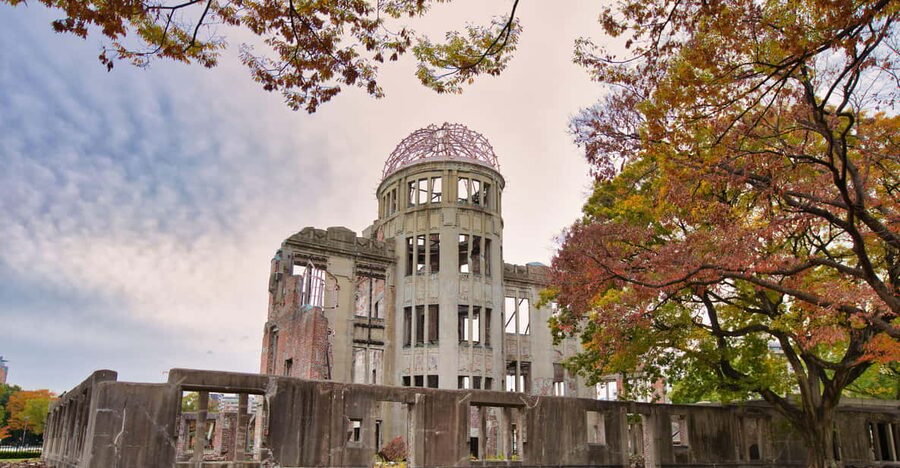 Osaka/Kyoto: Hiroshima Miyajima Bus Tour & Shinkansen Ticket - The day in five useful points