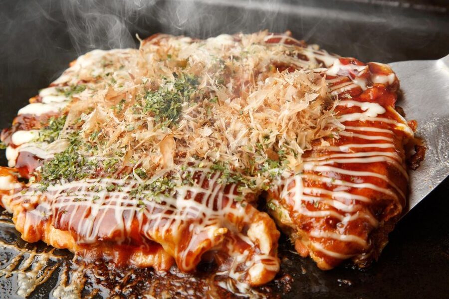 Osaka: Local Foodie Tour in Dotonbori and Shinsekai - Starting in Shinsekai beneath Tsutenkaku Tower