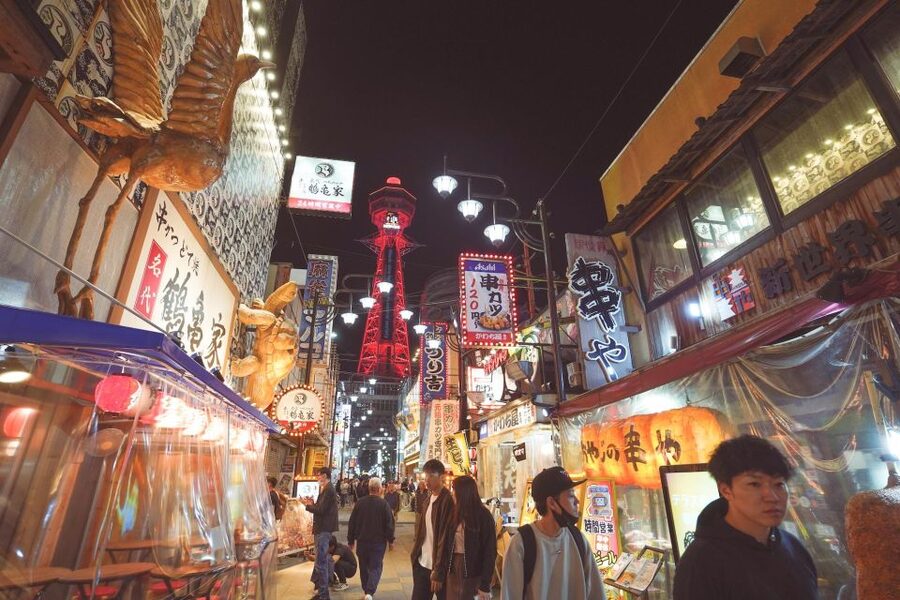 Osaka: Local Foodie Tour in Dotonbori and Shinsekai - Six kushikatsu skewers and the taste of old Osaka