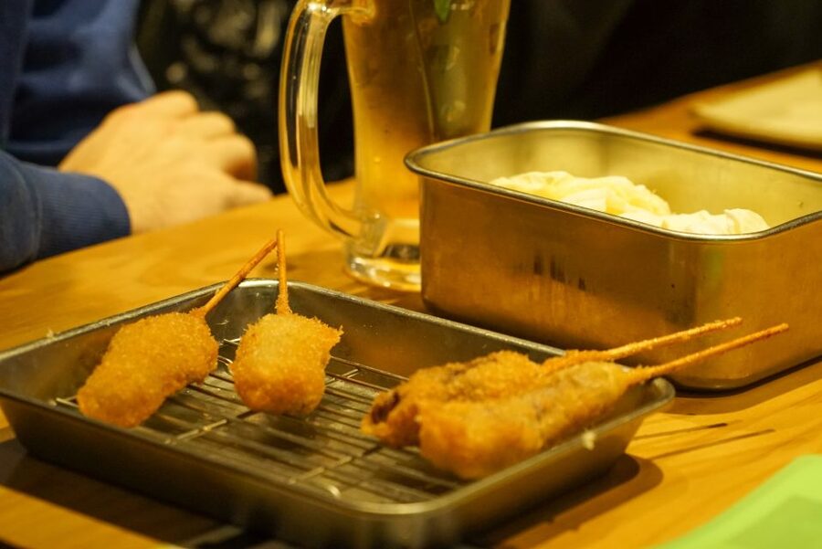 Osaka: Local Foodie Tour in Dotonbori and Shinsekai - The narrow alley that recalls Osaka before the neon