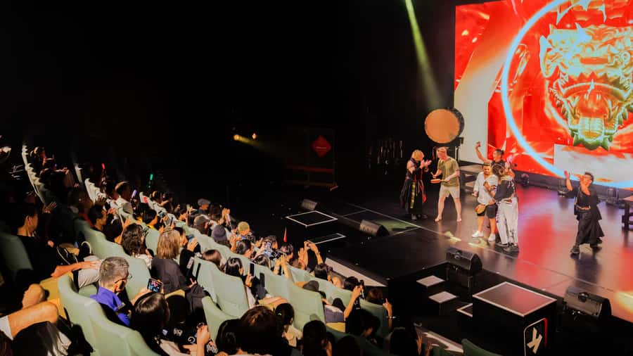 OSAKA NIGHT FUSION Japanese Taiko Kabuki Samurai Dance Show - A 50-minute Osaka show with plenty of volume
