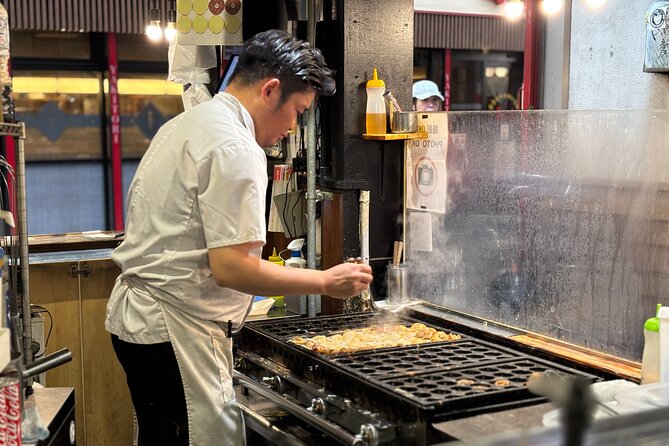 Osaka Night Walk : Discover Umeda Food and Pub - What the small group changes