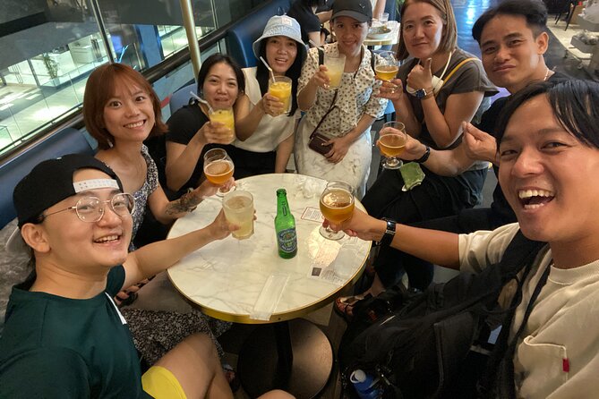Osaka Night Walk : Discover Umeda Food and Pub - Finding your way through the Osaka Station 4 Building area