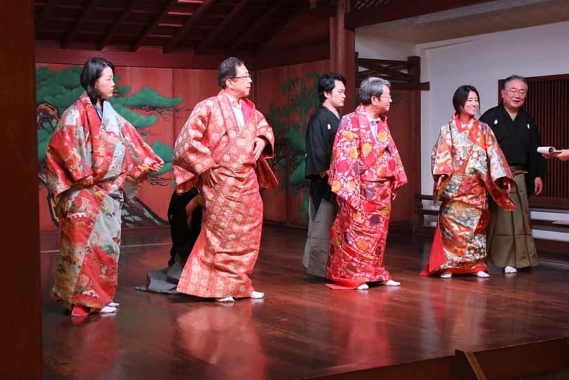 Osaka: Noh Performance with English Subtitles and Workshop - Key points at a glance