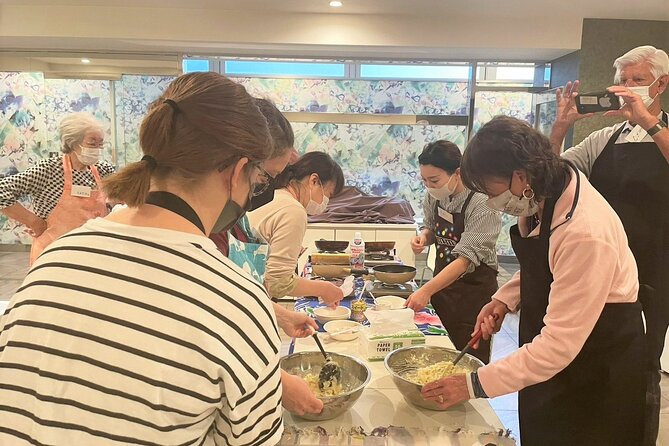 Osaka Okonomiyaki Cooking Experience! - What $49.55 means in Osaka
