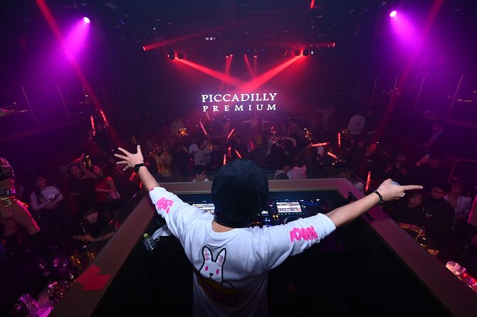 Osaka: PICCADILLY PREMIUM DINNER SHOW&NIGHTCLUB with Tasting - A good introduction to Osaka nightlife for first-timers