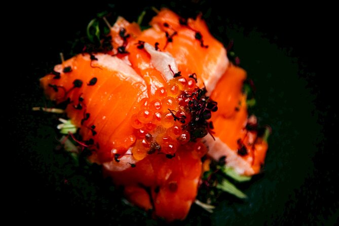 Osaka: PICCADILLY PREMIUM DINNER SHOW&NIGHTCLUB with Tasting - Early evening is calmer, later hours get louder