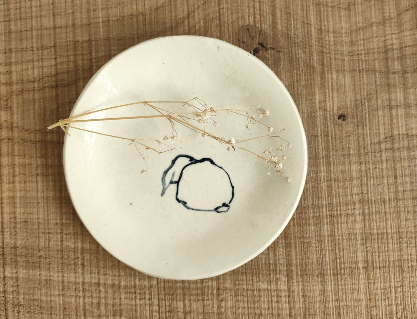 Osaka: Private Ceramic Painting Workshop - Entering a century-old Osaka house