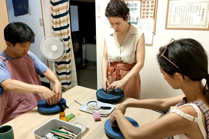 Osaka: Private Japanese Traditional Ceramics Experience - Choosing Between a Sake Set, Sushi Set, and Chawan