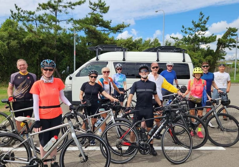 Osaka: Rent a Touring Bike to Explore Osaka and Beyond - Riverside paths and the Osaka option