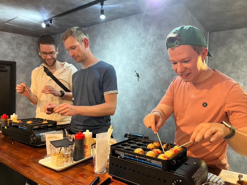 Osaka Sake Tasting with Takoyaki Cooking - Meeting Momo at MOMO to SAKE